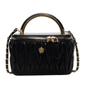 Elegante borsa a tracolla in pelle matelassé nera con manico dorato e fibbia a fiore - Nero