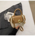 Braune und cremefarbene Satteltasche aus Leder mit Goldschloss und Seidenschal-Deko - Khaki