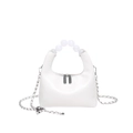 Borsa bianca chic con manico decorativo in perle e tracolla a catena in metallo - Bianco