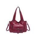 Vintage bordeauxfarbene Tote-Bag mit Narbenlederstruktur, Totenkopf-Deko und Schultergurt - Rot