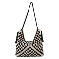 Borsa a spalla in stile bohémien con motivo a scacchi bianco e nero e nappe decorative - Nero