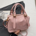 Bolso Boston rosa con estampados de perros en relieve y herrajes dorados - Sin colgante / Rosa