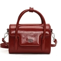Borsa quadrata vintage bordeaux in pelle cerata con logo metallico e manico superiore - Rosso