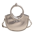 Bolso de media luna en plata metalizada con asa redonda y correa de hombro ajustable - Plateado