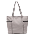 Bolso tote grande gris claro con correas negras en contraste y bolsillos laterales - Gris