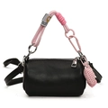 Bolso cilíndrico negro con asa trenzada rosa y colgante de corazón versión variante - Negro
