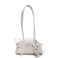 Sac à bandoulière Boston blanc crème élégant avec nœud et pendentif argenté - Blanc Cassé (Avec Charme Cœur Nœud)