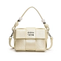 Schicke beige gewebte Leder-Handtasche mit Perlengriff und Metall-Logo-Detail - Gebrochenes Weiß
