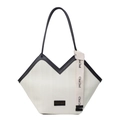 Elegante bolso tote de lona blanca con ribetes de cuero negro y correas de contraste - Blanco y Negro