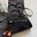 Elegante schwarze Wildleder Umhängetasche mit Silberschnalle und Schleifendetail - Ohne Anhänger / Schwarz