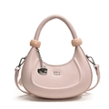 Borsa a mezzaluna rosa minimalista con ciondolo a G in metallo e tracolla regolabile - Rosa
