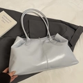 Grand sac cabas bleu clair minimaliste avec de longues bretelles et une finition lisse et chic - Sans Pendentif / Bleu