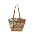Bolso de hombro de paja a rayas con asas de cuero y detalle de pañuelo floral - Caqui