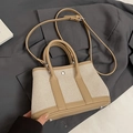 Elegante Beuteltasche aus beigem Canvas und braunem Leder mit Lychee-Maserung - Khaki - Ohne Anhänger
