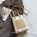 Bolso bandolera minimalista en crema y caqui con asa superior y correa ajustable - Estilo Simple / Blanco Roto - Sin Colgante