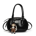 Glänzende schwarze Bowlingtasche mit Perlenanhänger und metallischem Finish - Schwarz
