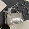 Zilveren metallic Boston tas met trendy kanten strik en schouderriem voor moderne dames - Zonder Hanger / Zilver