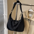 Borsa tote nera opaca minimalista di grande capacità con trama in pelle morbida e nodo - Senza Ciondolo / Nero