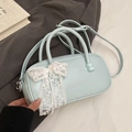 Sac bowling chic en cuir bleu clair avec nœud en dentelle blanche et bandoulière - Bleu - Sans Pendentif