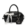 Sac bowling noir brillant avec nœud en dentelle et breloque cœur élégante pour femme - Noir + Cœur en PU Assorti