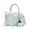 Sac Boston bleu clair avec nœud en dentelle blanche et pendentif cœur en métal - Avec Cœur en PU Assorti / Bleu