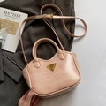 Elegante Vintage-Beuteltasche aus Wachsleder in Apricot-Rosa mit Schultergurt - Rosa - Ohne Anhänger