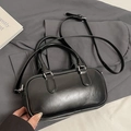 Bolso bowling minimalista en cuero PU negro brillante con asas y correa ajustable - Negro - Sin Colgante