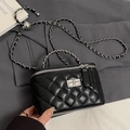 Mini sac boîte noir matelassé avec finitions argentées et bandoulière chaîne - Noir - Sans Pendentif