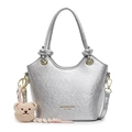 Sac seau en cuir PU argenté avec bord ondulé et breloque ours en peluche mignonne - Avec Charme d'Ours (1109911) / Argent