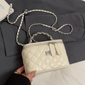 Sac à main matelassé crème élégant avec chaîne argentée et ajusteur à bille en métal - Blanc sans Pendentif