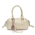 Sac bowling chic blanc crème avec breloque raquette de tennis et détails argentés polis - Blanc Avec Pendentif
