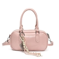 Sac à main Boston rose en cuir PU lisse avec pendentif feuille tissé et détails argentés - Rose Avec Pendentif