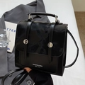 Minimalistischer schwarzer Rucksack aus PU-Leder mit silbernen Vintage-Beschlägen - Ohne Anhänger / Schwarz