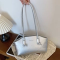 Borsa a spalla argento metallizzato con trama stropicciata e sottili spalline - Argento - Senza Ciondolo