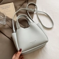 Borsa a secchiello in pelle grigio chiaro a grana di litchi con tracolla sottile removibile - Blu