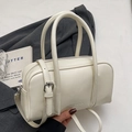 Chic off-white Boston pillow bag with adjustable shoulder strap and silver hardware - Off-white - No Pendant