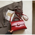 Petit sac carré rouge en similicuir avec poignée supérieure et boucle en métal - Rouge Vin Sans Pendentif