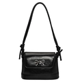 Bolso tipo cubo minimalista de cuero encerado negro con lazo de metal plateado - Negro
