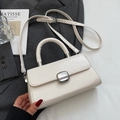 Elegante borsa a mano crema con chiusura in metallo argento e trama in pelle liscia - Senza Ciondolo / Bianco Sporco