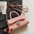 Sac à main en cuir rose minimaliste avec boucle en métal argenté et bandoulière réglable - Rose - Sans Pendentif