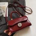 Sac à main élégant rouge foncé brillant avec fermoir rotatif rond en métal argenté - Rouge Vin (Sans Pendentif)