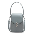 Minimalistische hellblaue Handytasche mit Textilstruktur und Metallverschluss - Blau