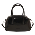 Minimalistische Boston Bag aus schwarzem Lackleder mit Rundgriffen und Gurt - Schwarz