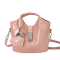 Sac seau chic en cuir ciré rose avec fermoir argenté et breloque en forme de cœur - Rose Avec Pendentif Coeur