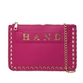 Borsa a busta fucsia intrecciata con scritta HAND dorata e tracolla a catena - Rosa Rosso