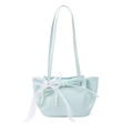 Sac bandoulière en cuir bleu clair style français avec dentelle blanche et nœud perlé - Bleu avec pendentif