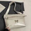 Sac fourre-tout minimaliste blanc crème en cuir souple avec logo papillon en métal - Blanc sans Pendentif