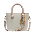 Sac seau chic blanc crème et rose avec finition brillante et breloques de sac - Blanc Cassé Avec Pendentif Boulier Or Raquette Nœud