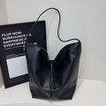 Minimalistische schwarze Leder-Einkaufstasche mit Kordelzug und langen Schultergurten - Schwarz (Ohne Anhänger)