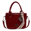 Klassische dunkelrote Handtasche in Eimerform mit Logo und geflochtenem Anhänger - Silber Abakus Racket Seil Anhänger / Ancorra Rot